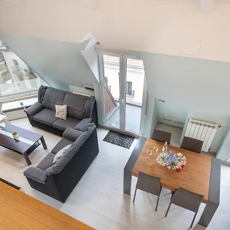 דירה Luxury Duplex Penthouse With Terrace-old Town *
